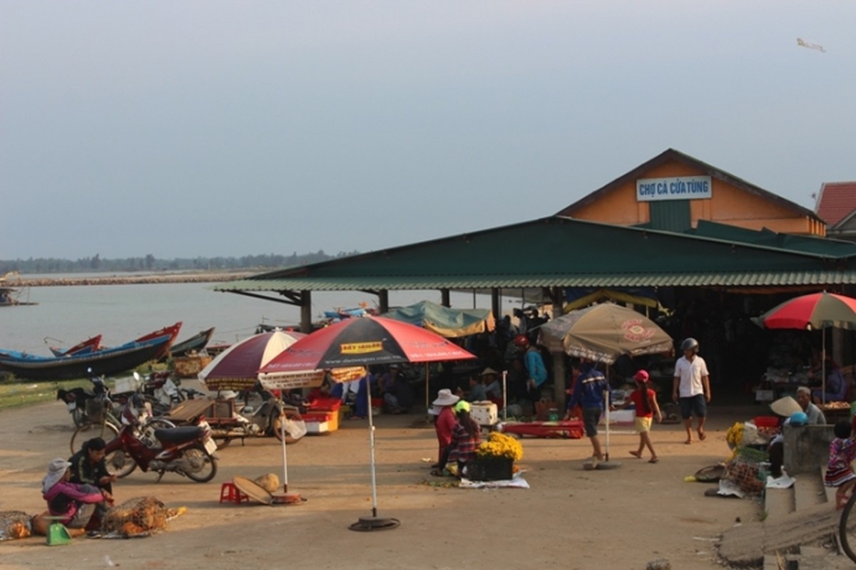 Tham canh cho ca e am, bai bien khong bong nguoi o Quang Tri